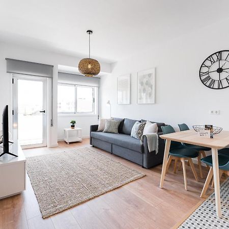 Guestready - City Retreat With A Balcony Porto Luaran gambar