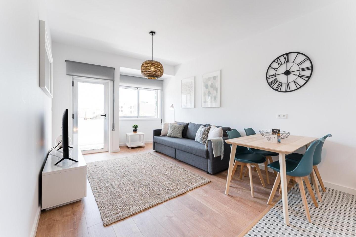 Guestready - City Retreat With A Balcony Porto Luaran gambar