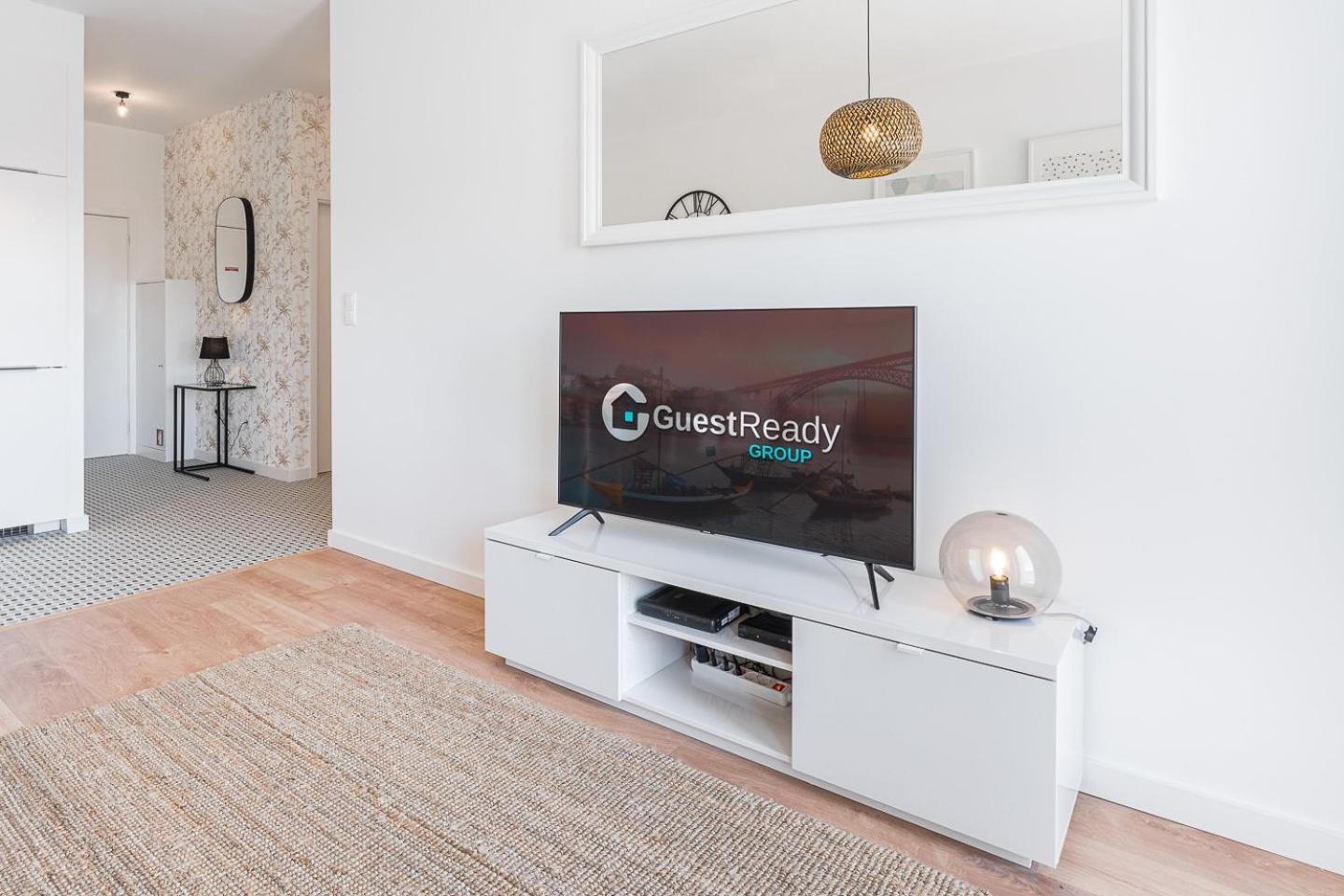 Guestready - City Retreat With A Balcony Porto Luaran gambar