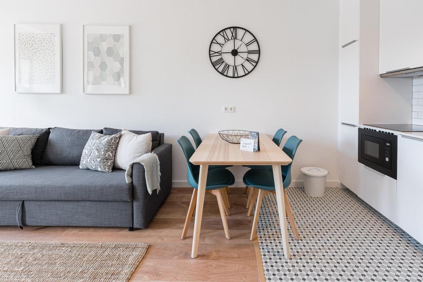 Guestready - City Retreat With A Balcony Porto Luaran gambar
