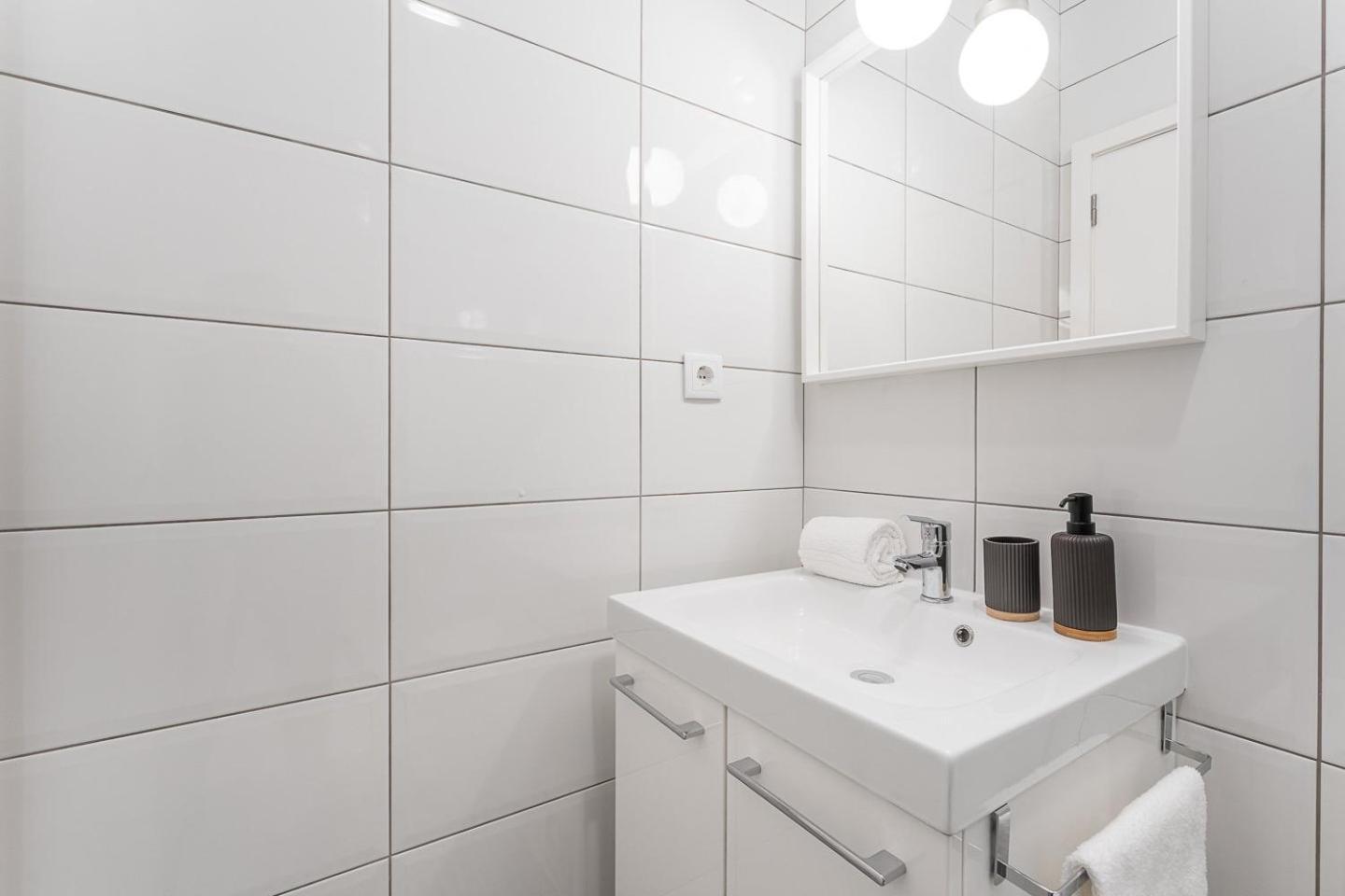 Guestready - City Retreat With A Balcony Porto Luaran gambar