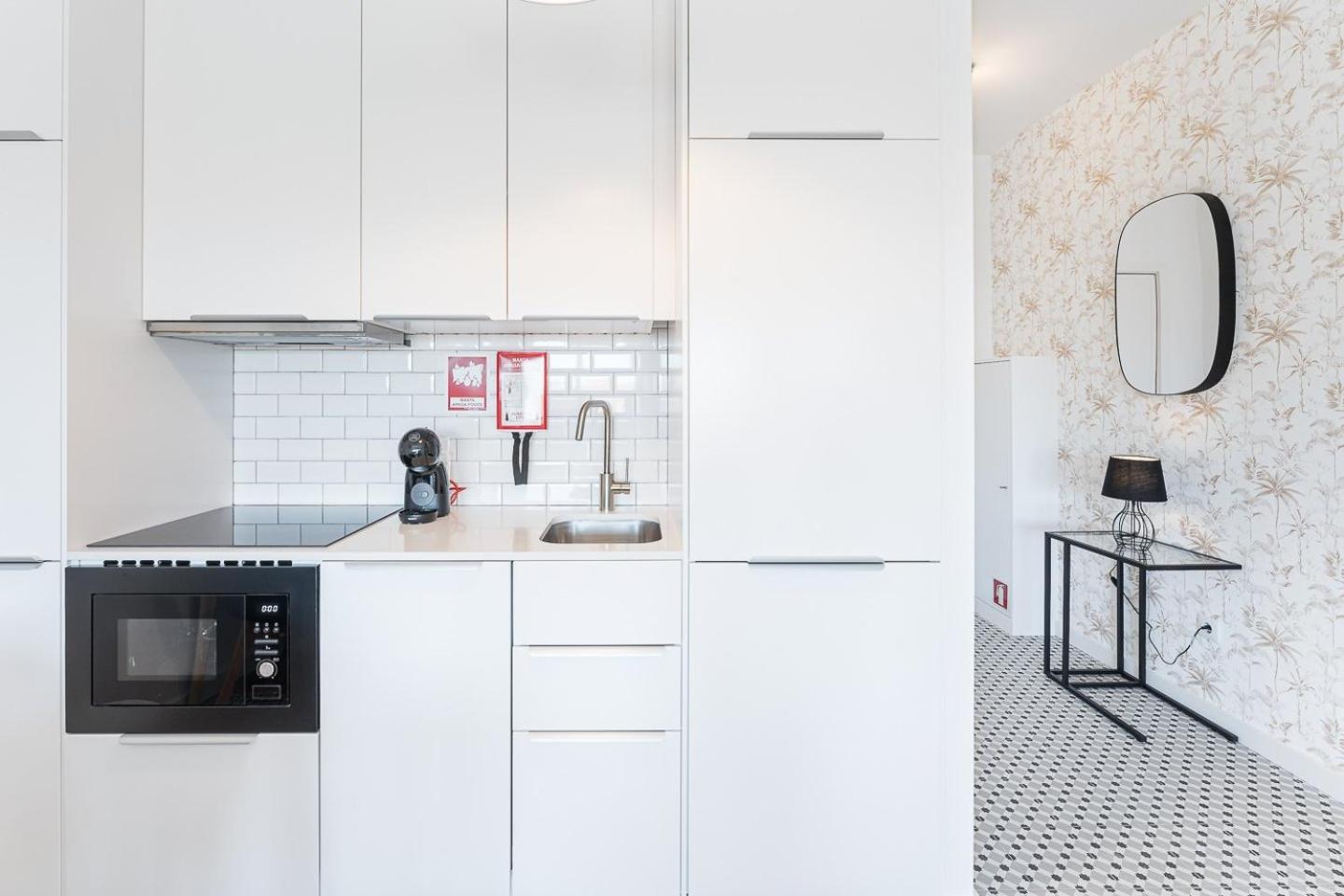 Guestready - City Retreat With A Balcony Porto Luaran gambar