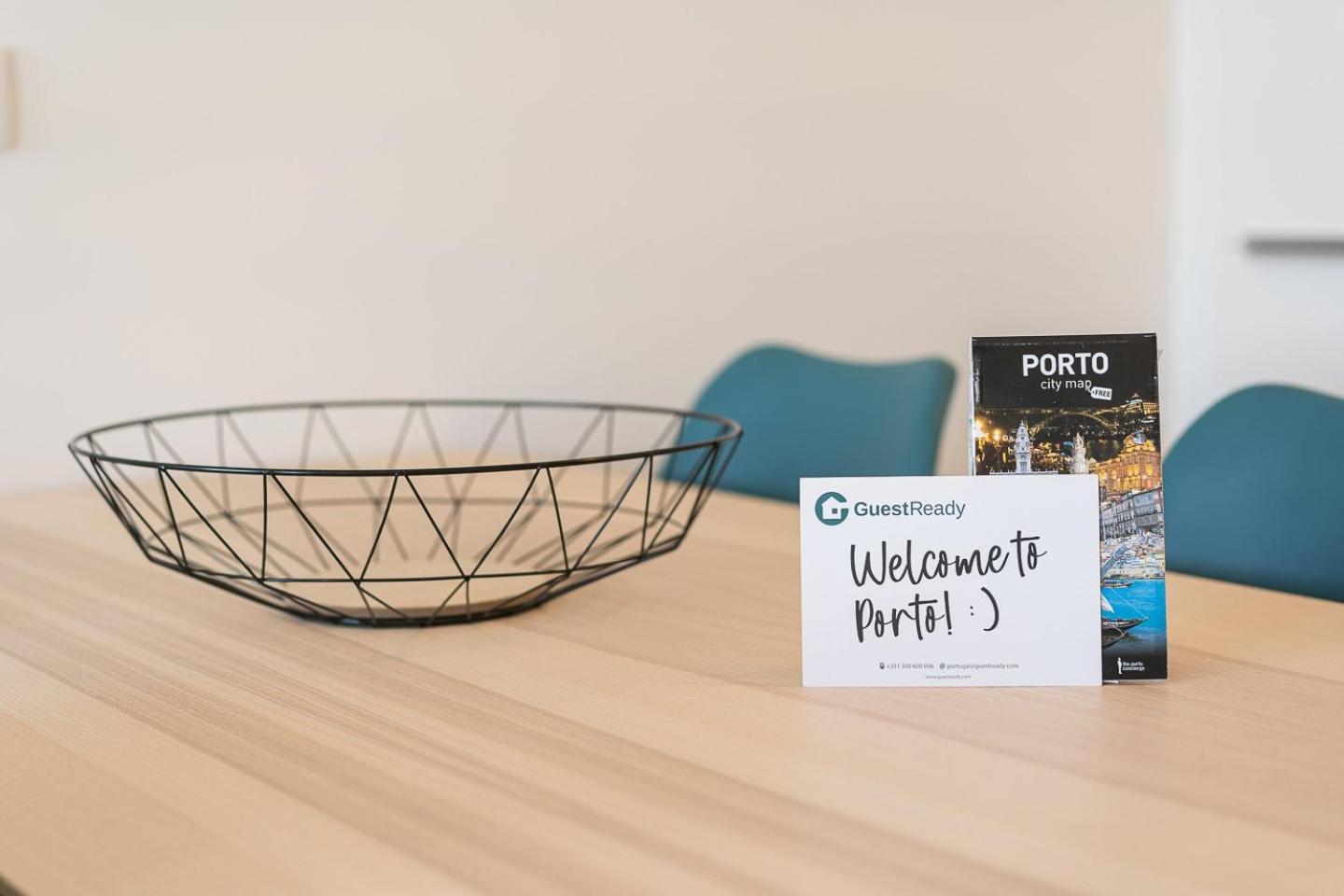 Guestready - City Retreat With A Balcony Porto Luaran gambar